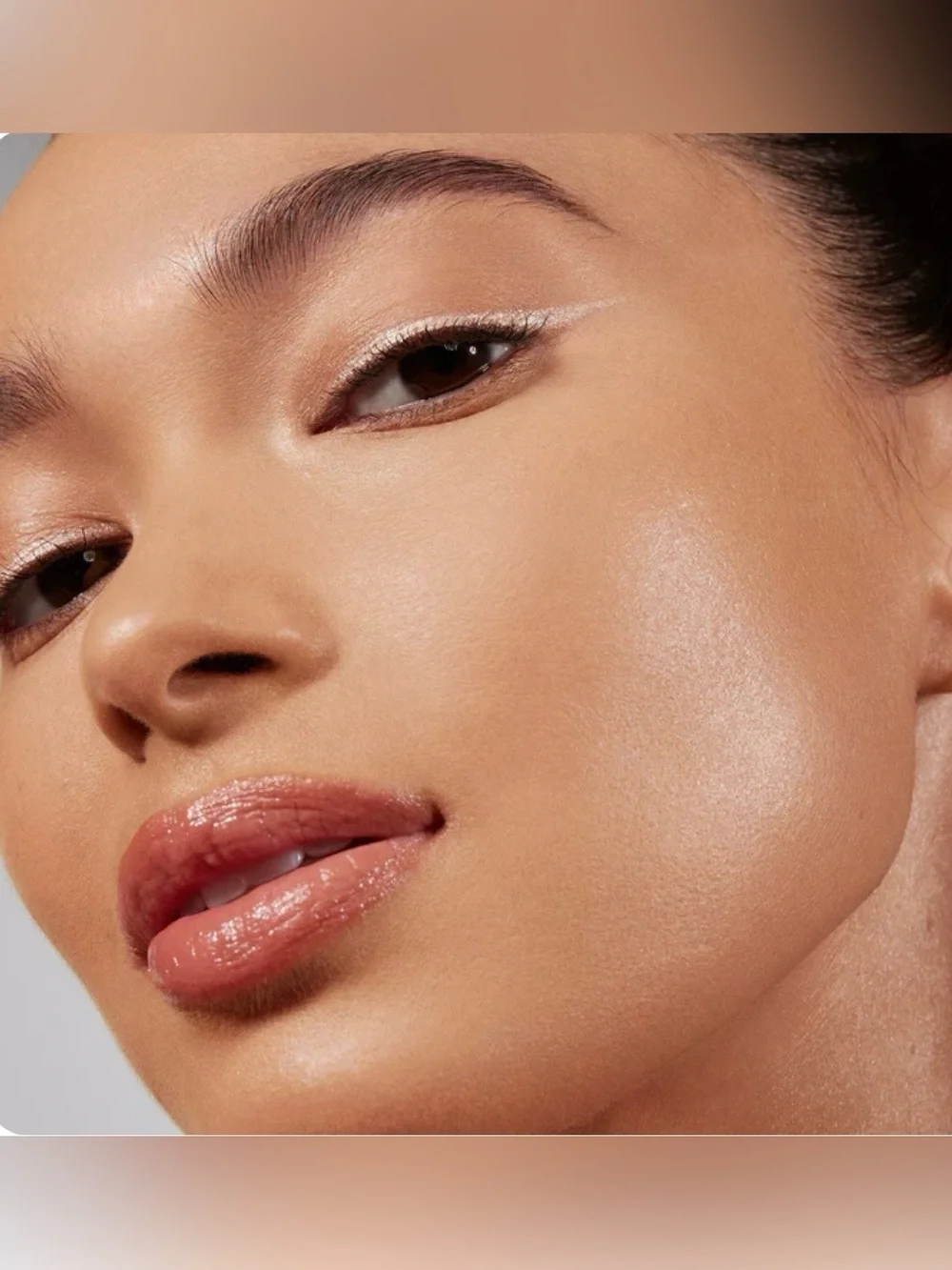 MORPHE LIGHTFORM EXTENDED HYDRATION FOUNDATION Medium 12W